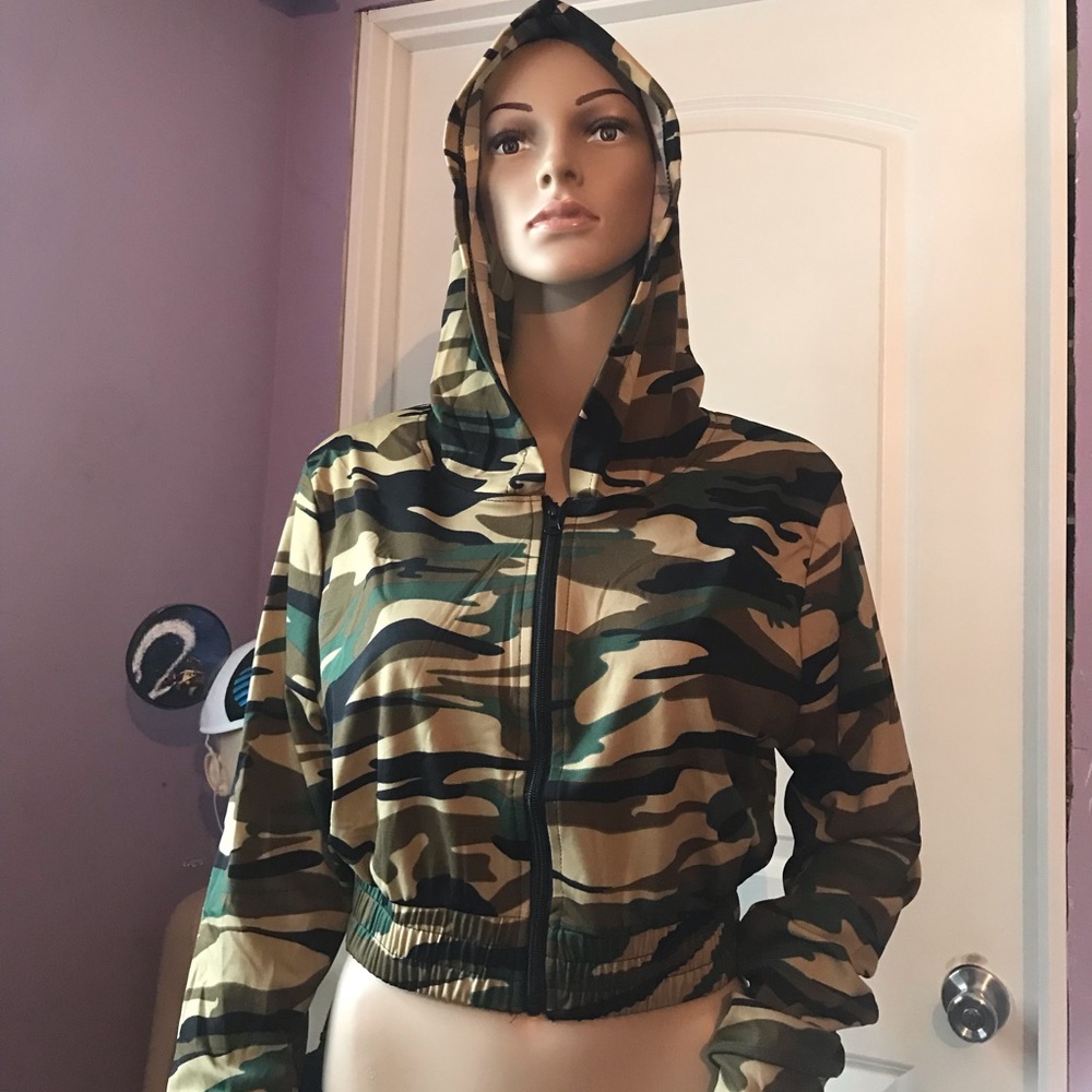 Lydaa Camouflage Crop Top